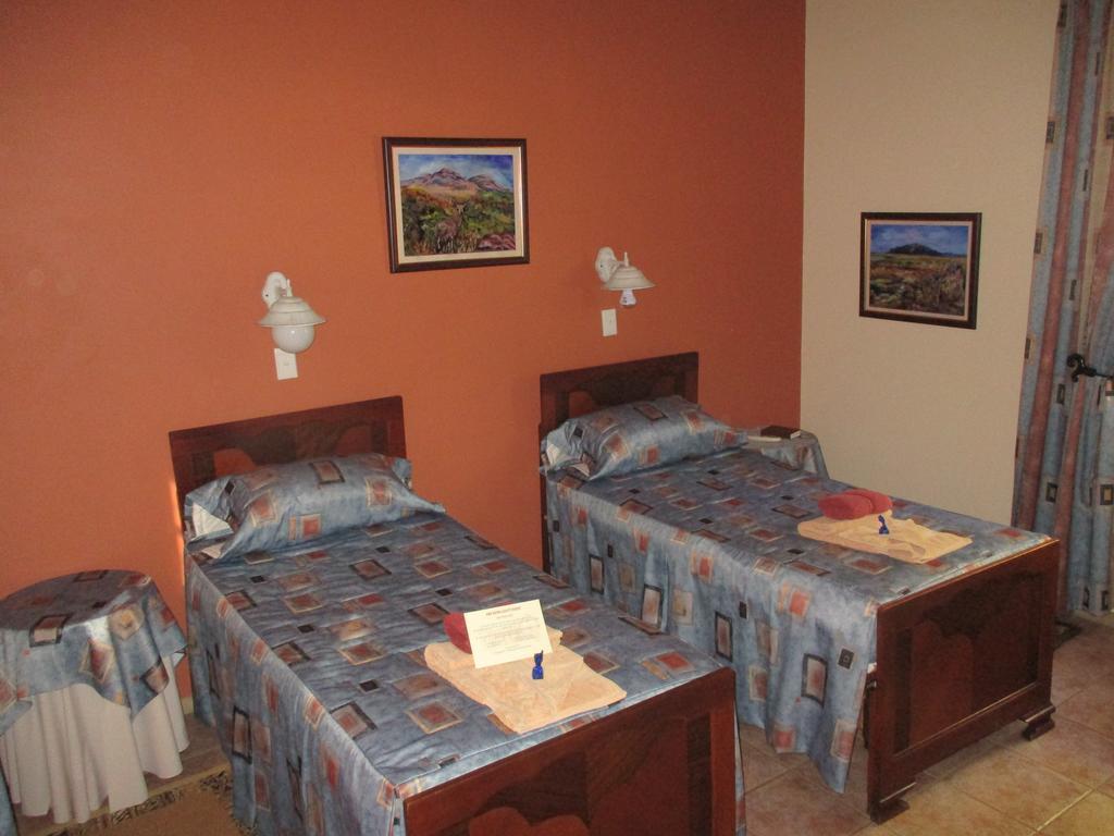Van Rhyn Guest House Vanrhynsdorp Εξωτερικό φωτογραφία