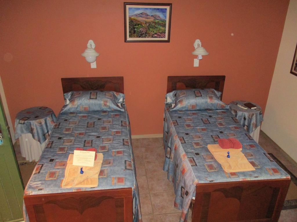 Van Rhyn Guest House Vanrhynsdorp Εξωτερικό φωτογραφία