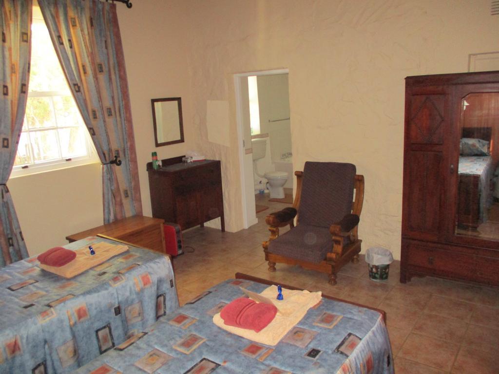 Van Rhyn Guest House Vanrhynsdorp Εξωτερικό φωτογραφία
