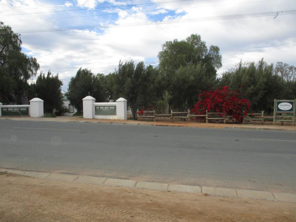 Van Rhyn Guest House Vanrhynsdorp Εξωτερικό φωτογραφία