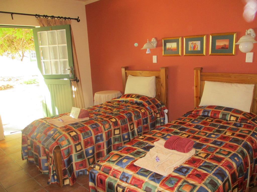 Van Rhyn Guest House Vanrhynsdorp Εξωτερικό φωτογραφία